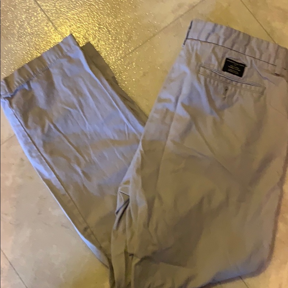 Banana Republic 34/30 khakis straight fit